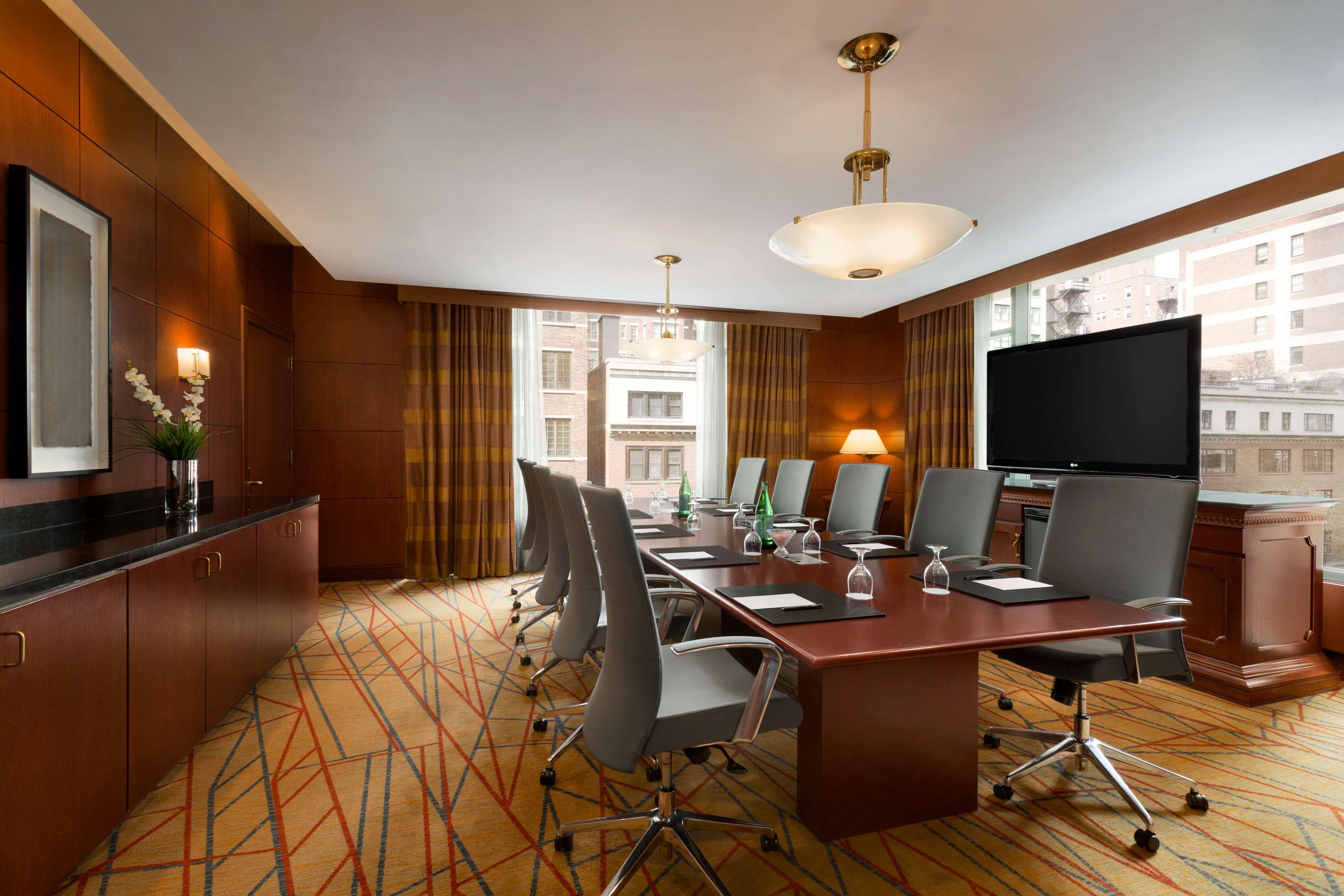 Hilton Chicago Magnificent Mile Suites Exteriér fotografie