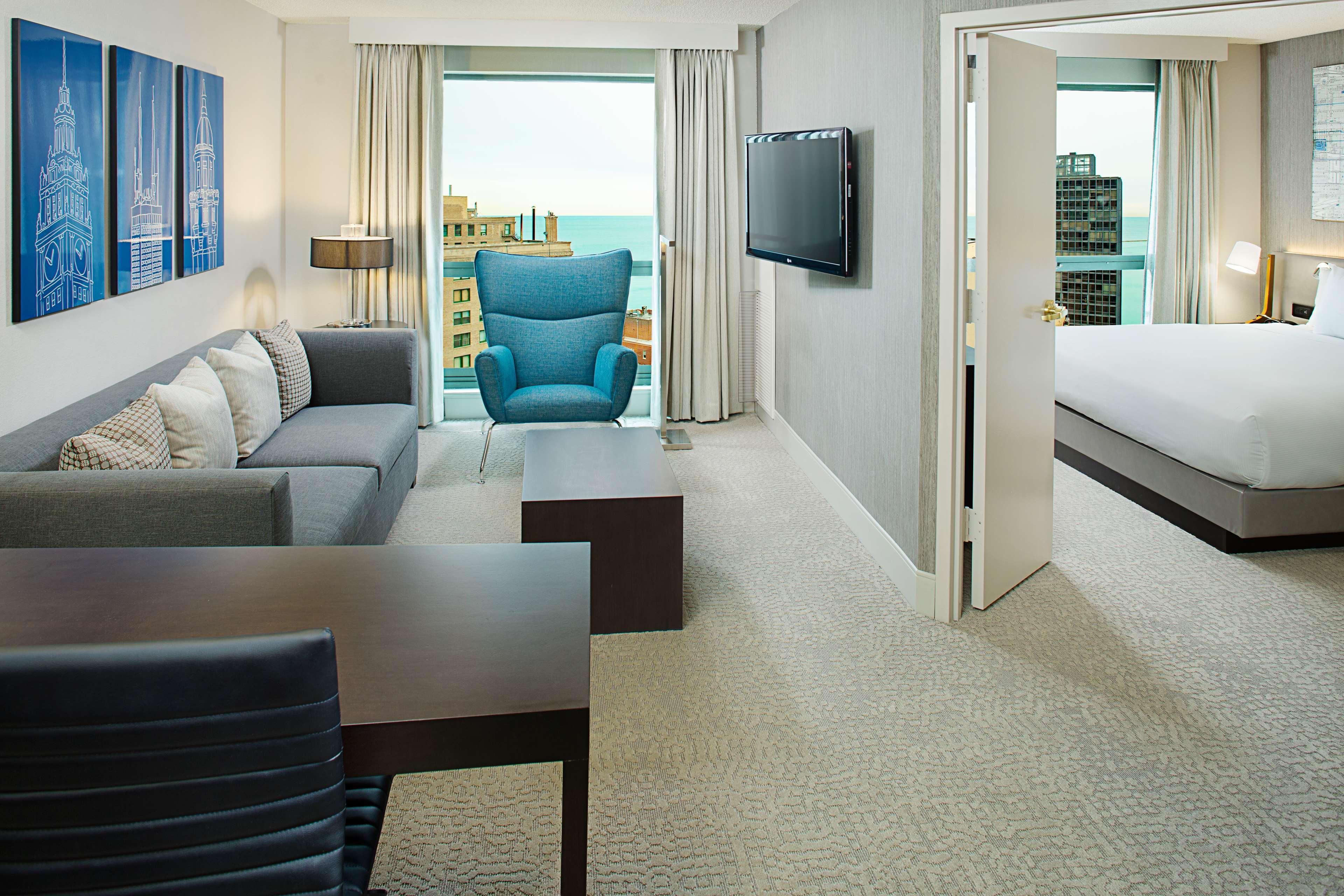 Hilton Chicago Magnificent Mile Suites Exteriér fotografie