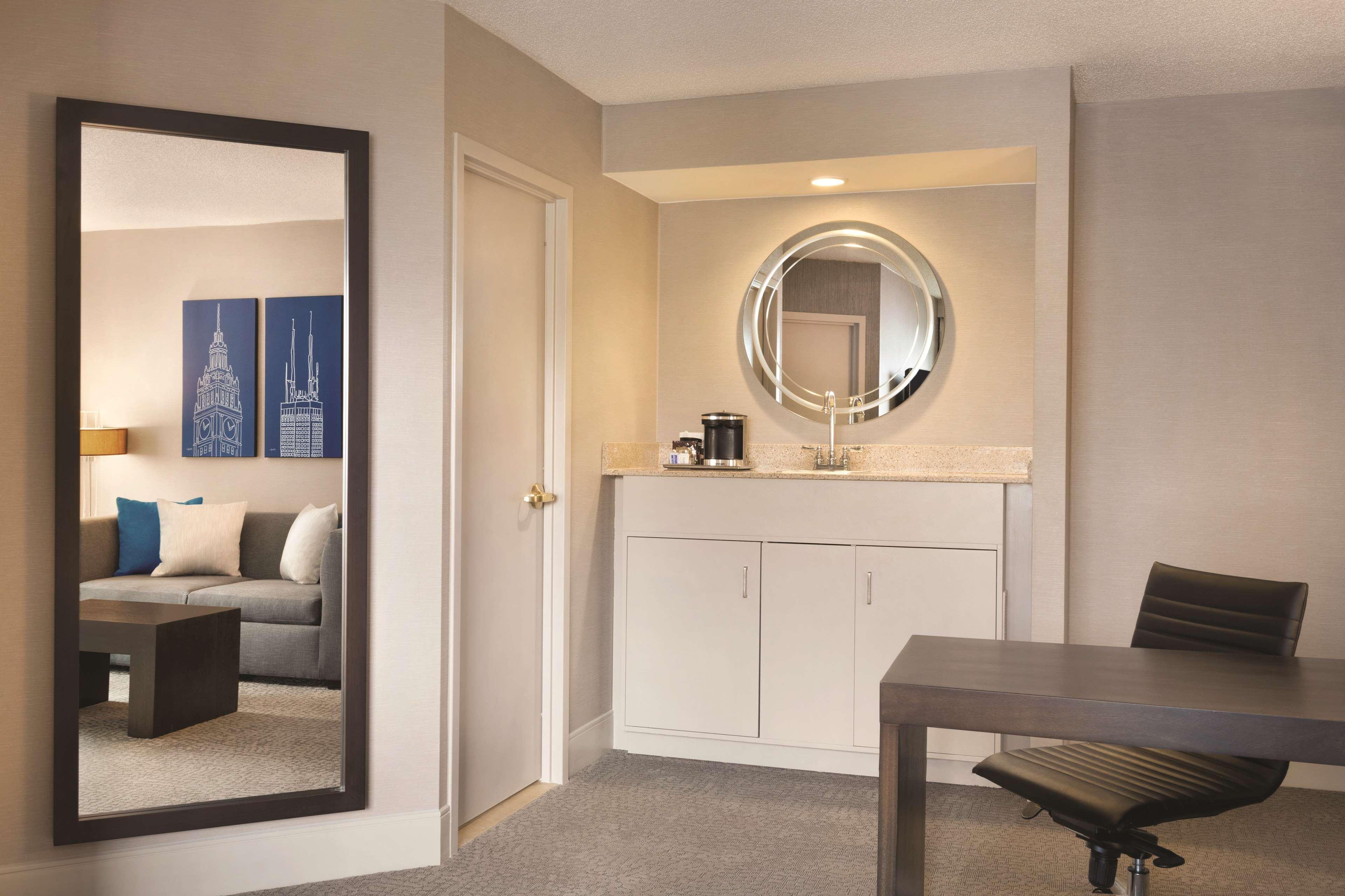 Hilton Chicago Magnificent Mile Suites Exteriér fotografie