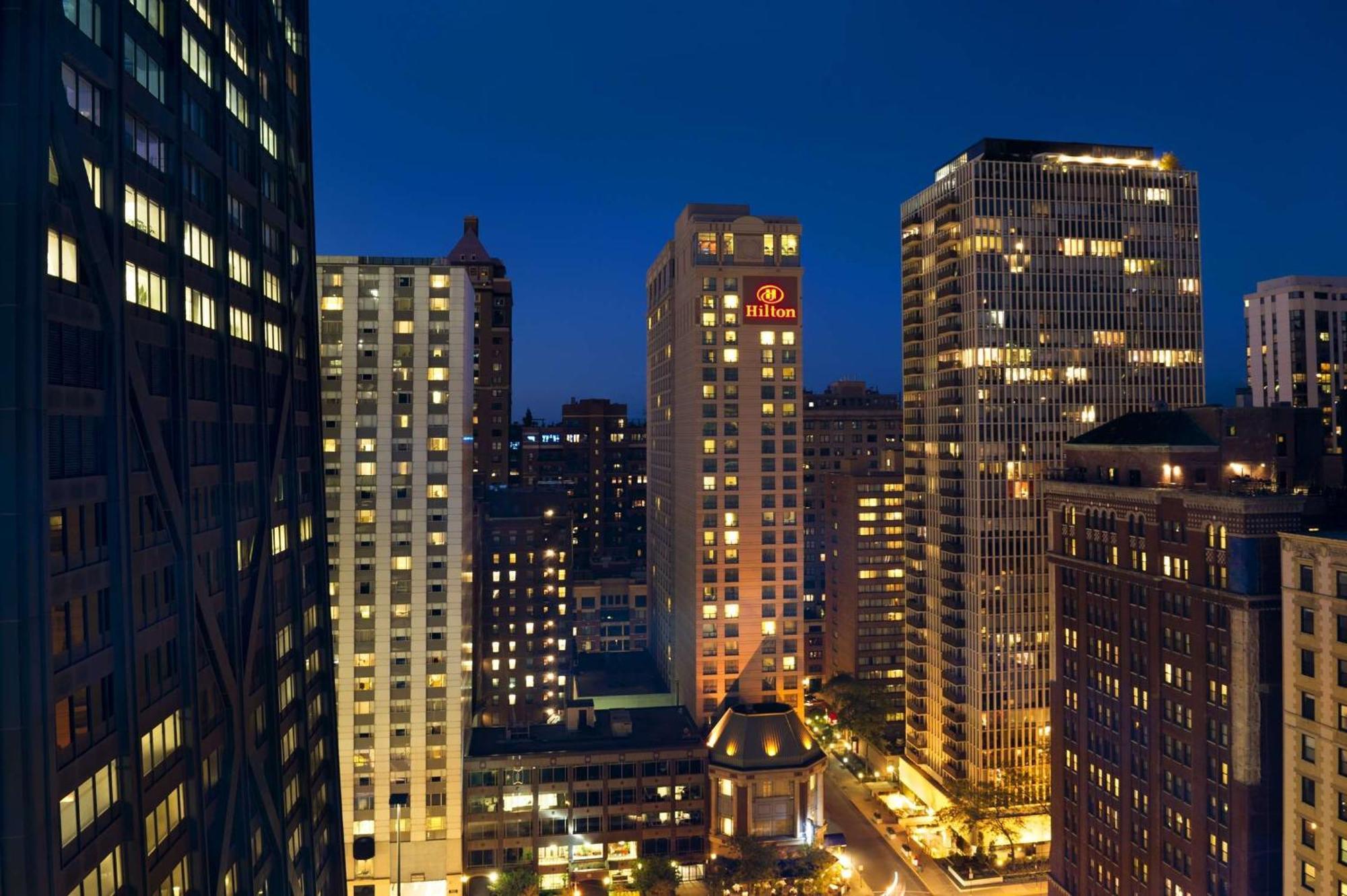 Hilton Chicago Magnificent Mile Suites Exteriér fotografie